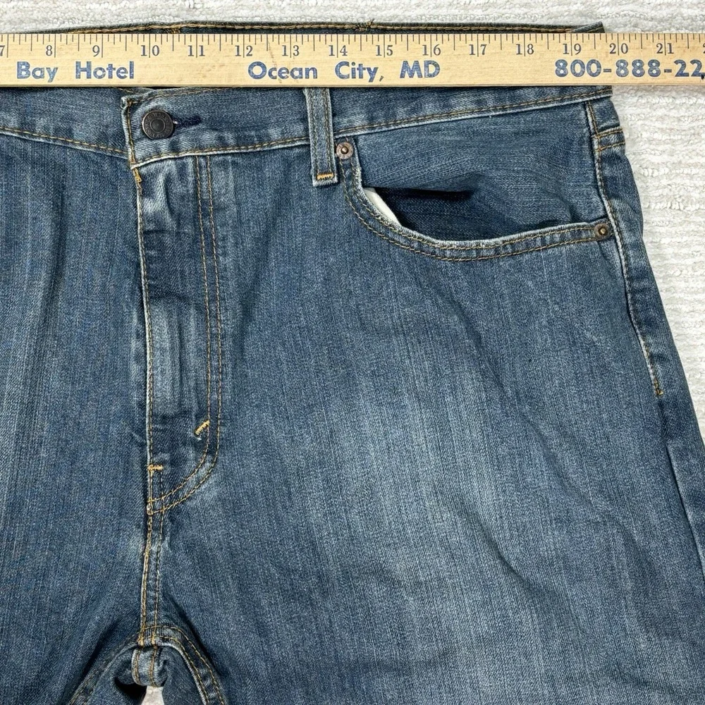 Levi's 559 Jeans Men's 38x32 (actual 39x30